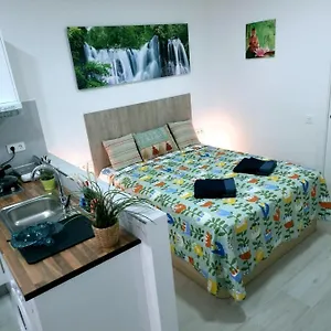 apartamentos-zanca-city-center.hotelsinnerja.org/