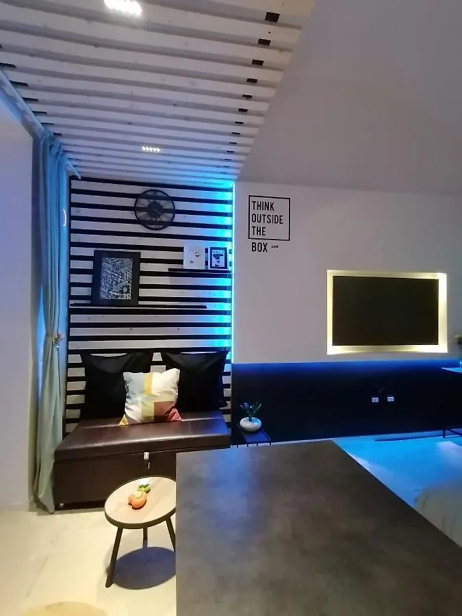 Hello Gorgeous Suite Bari 0*,