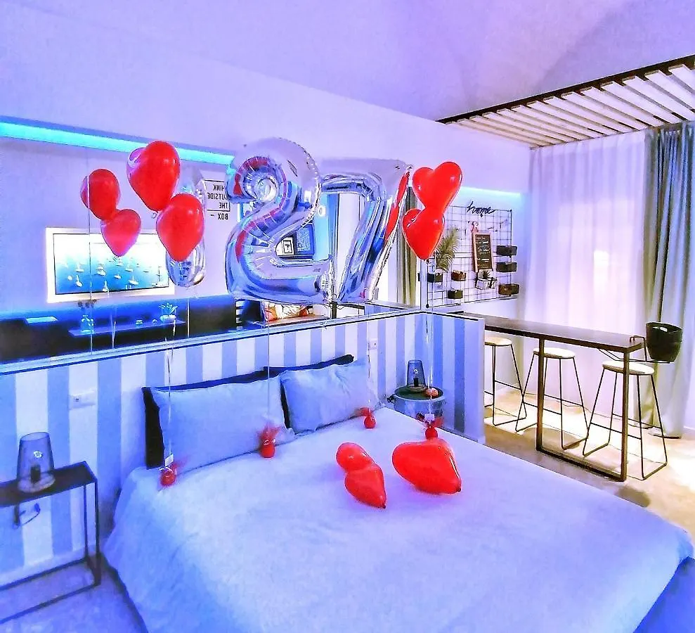 Hello Gorgeous Suite Bari Apartment
